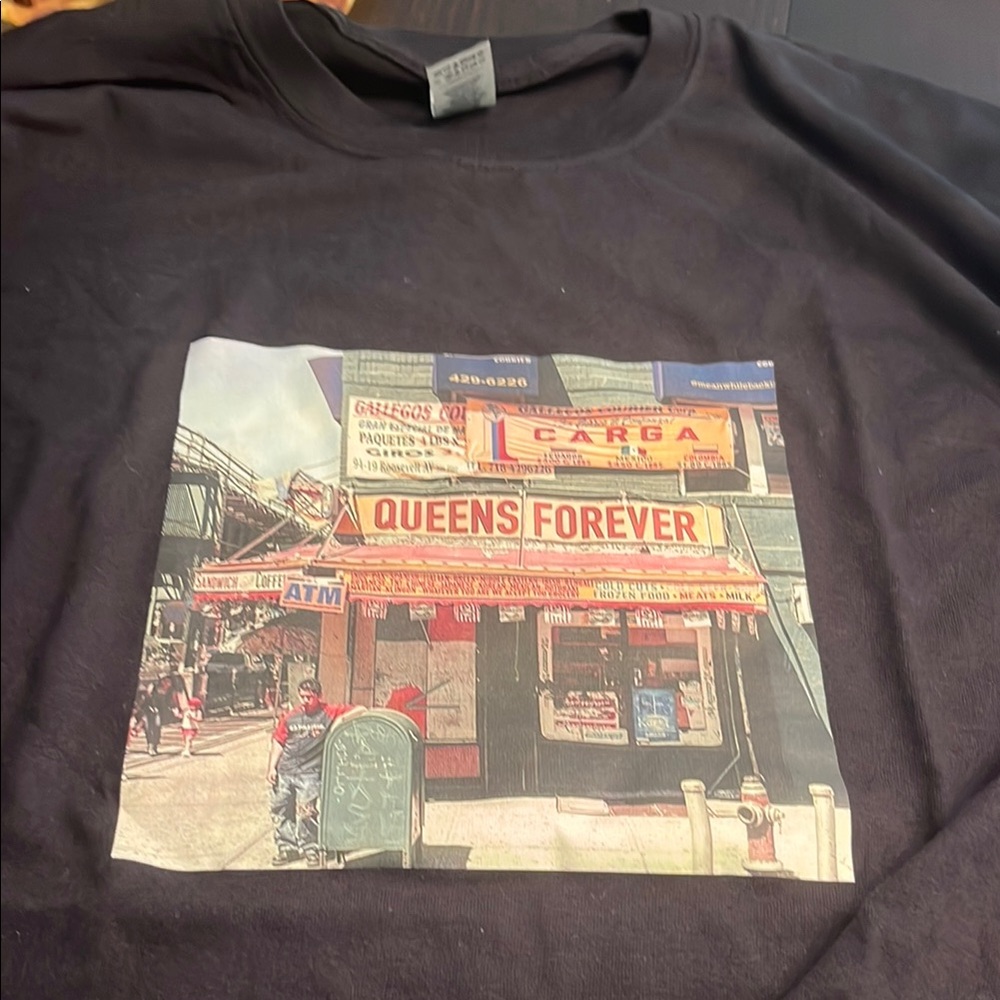 NWOT Gildan Black Heavy Cotton T-Shirt